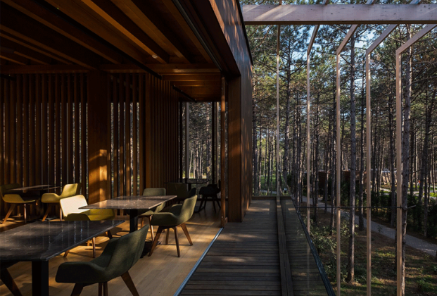 Food & Wood Restaurant