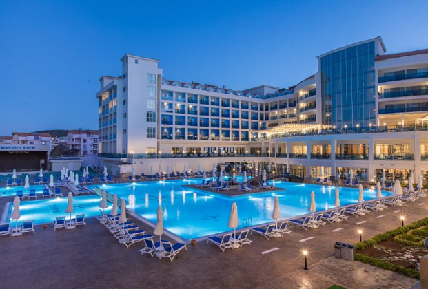 Maxeria Pool Bar