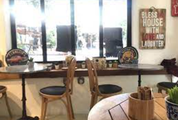 Cafe De Moni